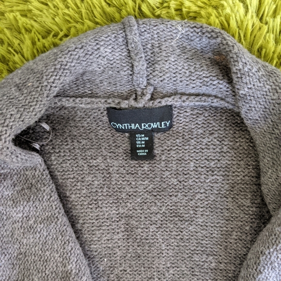 Sleeveless Cardigan - Picture 4 of 4